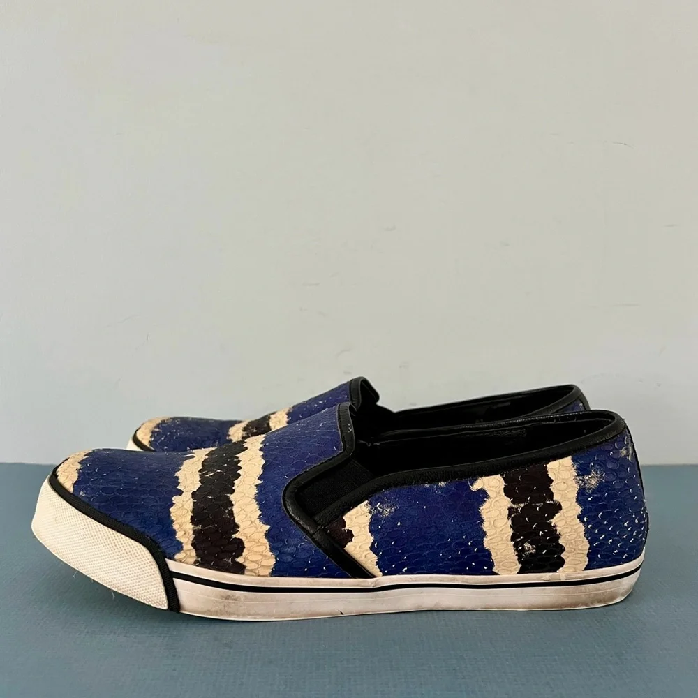 Alice + Olivia Faux‎ Snakeskin Blue Black Slip On Sneakers